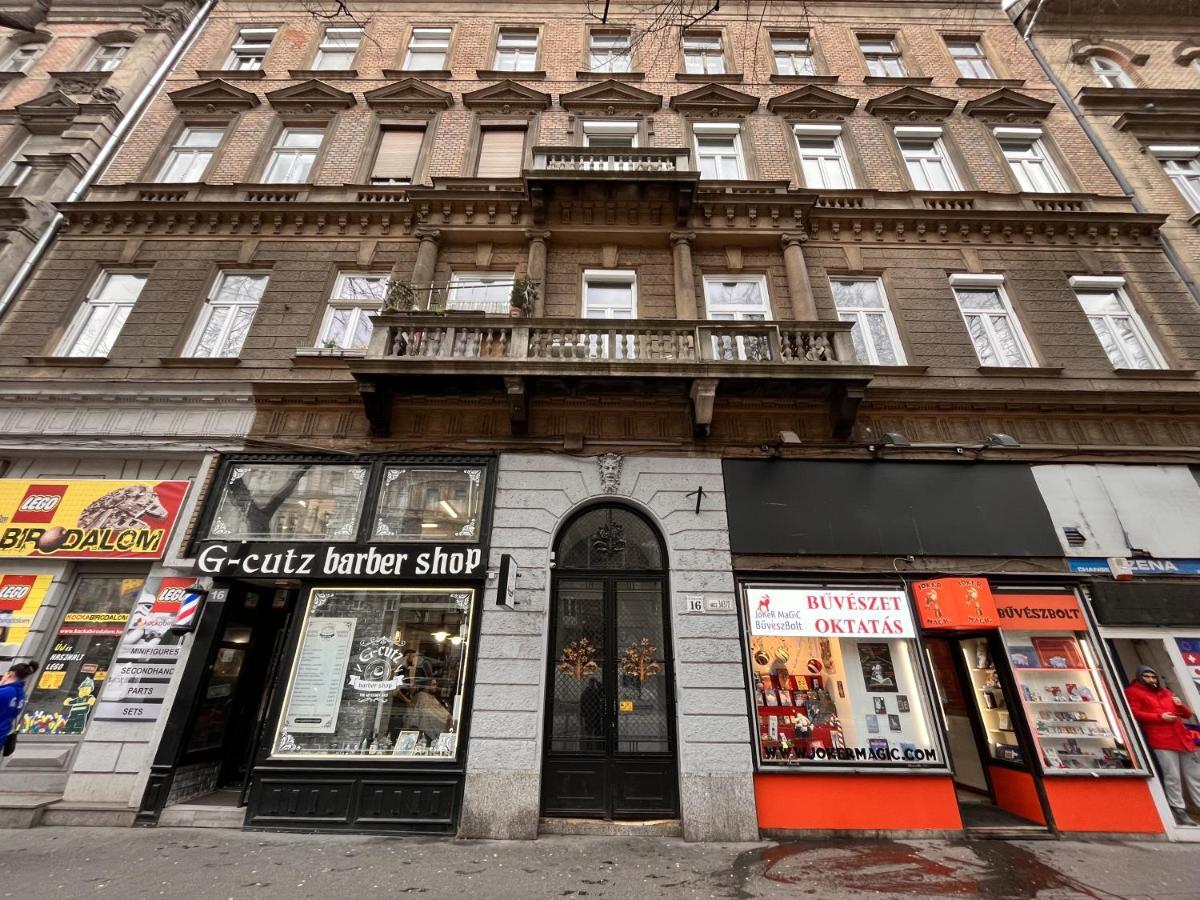 Deluxe Bella Next To The New York Cafe * Budapeste